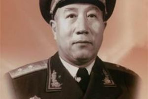 毛泽东亲点344旅参谋长，先行授予中将，军衔最高的驻外武官