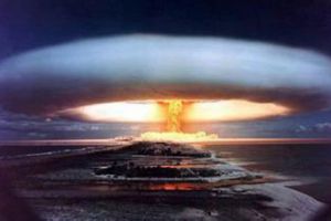 在距离广岛原子弹爆炸中心300米的地方，真有女子存活下来了吗