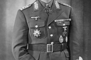 隆美尔是希特勒左膀右臂之一，希特勒为何要毒杀他，自断一臂
