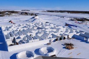 男子自掏28万打造全球最大雪地迷宫，打破吉尼斯世界纪录