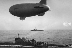 美国飞艇发现德军潜艇以为立功机会到了结果冲上去送了人头