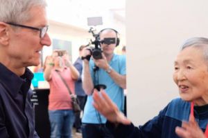 83岁的老人自己开发APP，不仅被苹果CEO接见，还到联合国演讲
