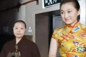 尼姑带佛像鉴宝，专家看后说是赝品，尼姑笑问：你可知我是谁？