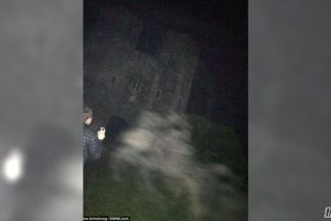 伯里波默罗古堡鬼魂传说是真？英女子夜游鬼堡拍到幽灵马
