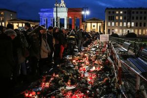 柏林恐怖袭击事件：恐怖主义袭击(12人死亡，48人受伤)