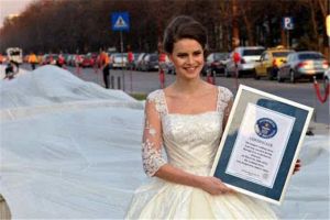 世界上最長的婚紗 4100米長顏值超高（價值4萬左右）
