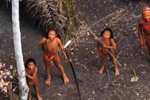 世界上最原始的部落：遠離人煙6萬年(對外來者極度排斥)