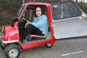 世界上最小的轎車:停車全靠搬(重量僅59公斤)